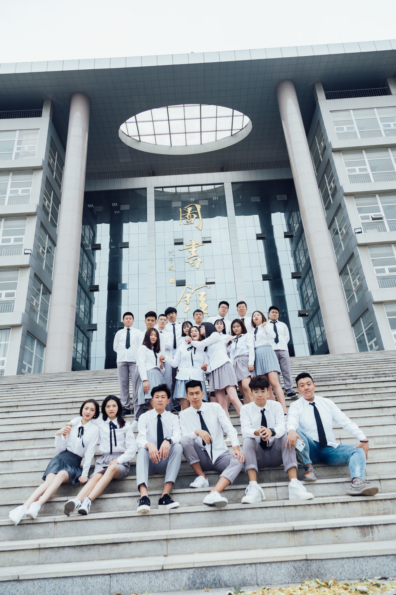 【上海大学毕业照】复旦大学班级集体毕业照 第九张